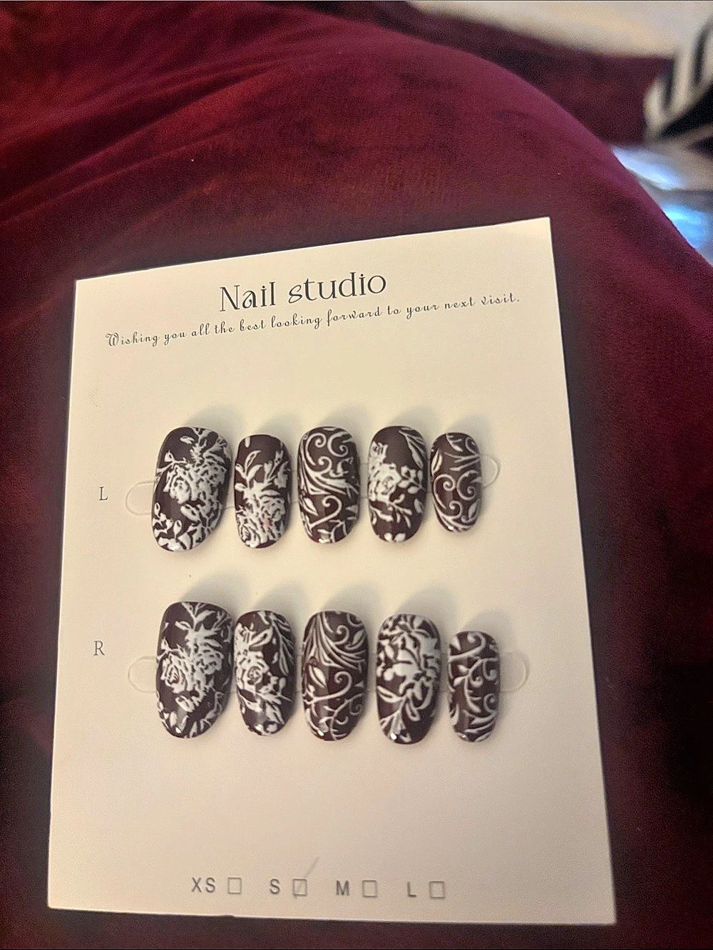 Brown & White Floral Press-On Nails, Medium